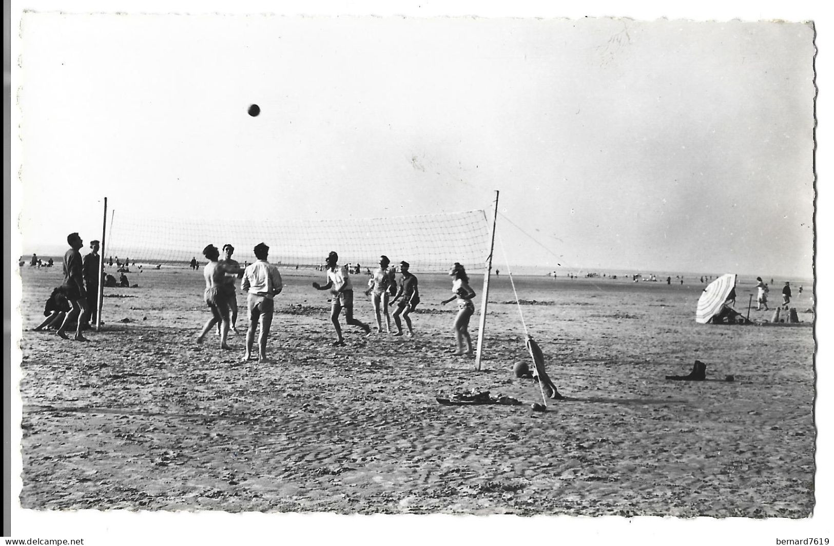 80  Quend Plage Les Pins - La Plage - Une Partie De Volley Ball - Quend