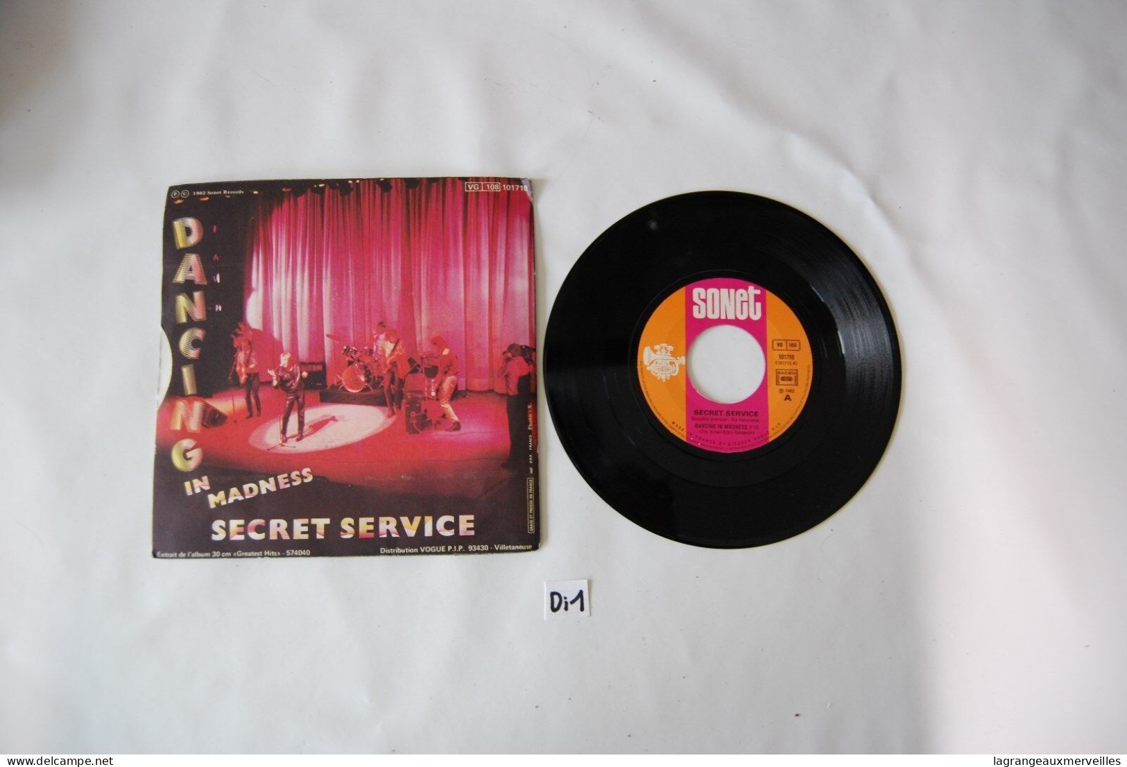 Di1- Vinyl 45 T - Secret Service - Dancins In Madness - Instrumentaal