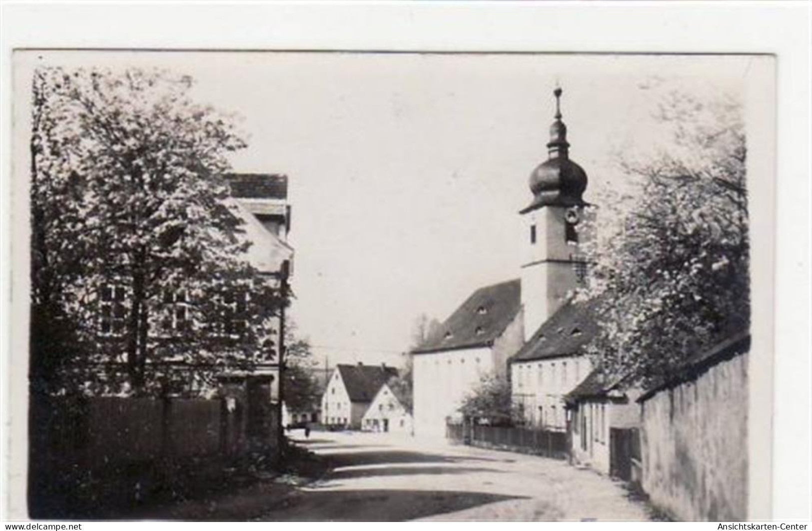 39037404 - Fotokarte Schillingsfuerst Mit Protestantischer Kirche Und Schulhaus. Karte Beschrieben Gute Erhaltung. - Ansbach
