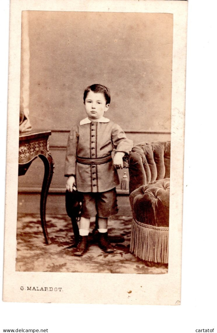 Photographie  G. MALARDOT à METZ . Jeune Enfant En Pied . - Personas Anónimos