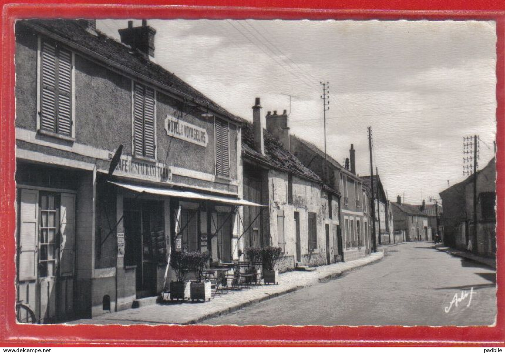 Carte Postale 77. Grisy-Suisnes  Cafétabac  Hotel Restaurant Des Voyageurs Grande Rue    Très Beau Plan - Altri & Non Classificati