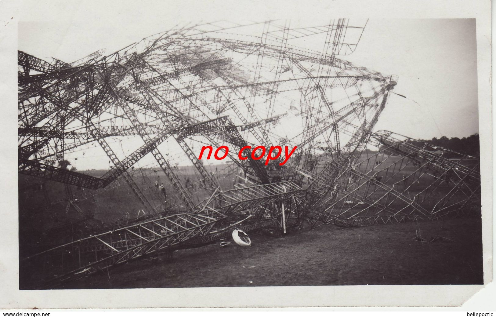 Photo Vue De L'arrière Du Dirigeable R101 - Accident Allonne 12-10-1930 Rare !! - Aviation