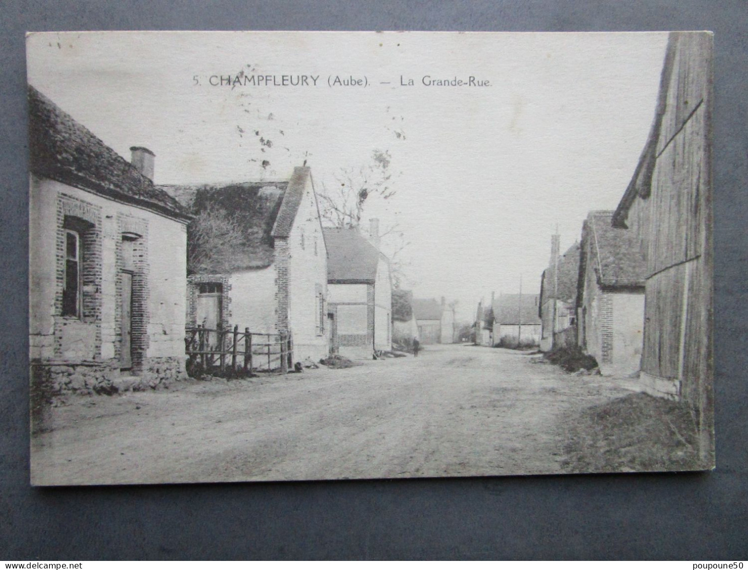 CPA 10 Aube CHAMPFLEURY  Prés Arcis Sur Aube - La  Grande Rue  Timbré 1930 - Arcis Sur Aube