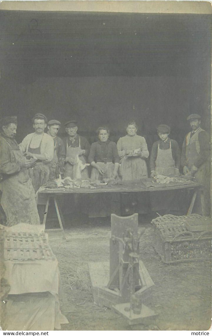 CARTE PHOTO - Scène De Marché, Quartier Chatillon (Orléans ?). - To Identify