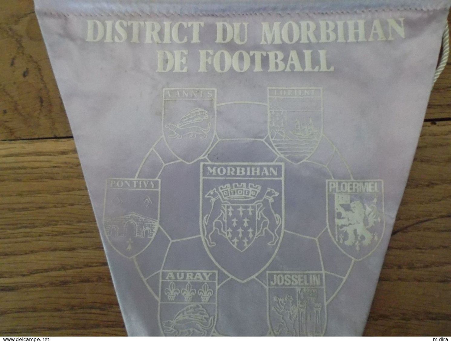 District Du Morbian De Fooball Fanion  Ligue De L'ouest (vannes/lorient/pontivy/ploermel/auray/josselin) - Abbigliamento, Souvenirs & Varie