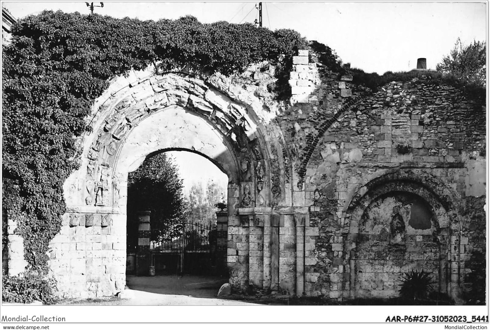 AARP6-0475 - IVRY-LA-BATAILLE - Portail De L'Ancienne Abbaye - Fonde En 1071 Par Roger - Comte D'Ivry - Ivry-la-Bataille