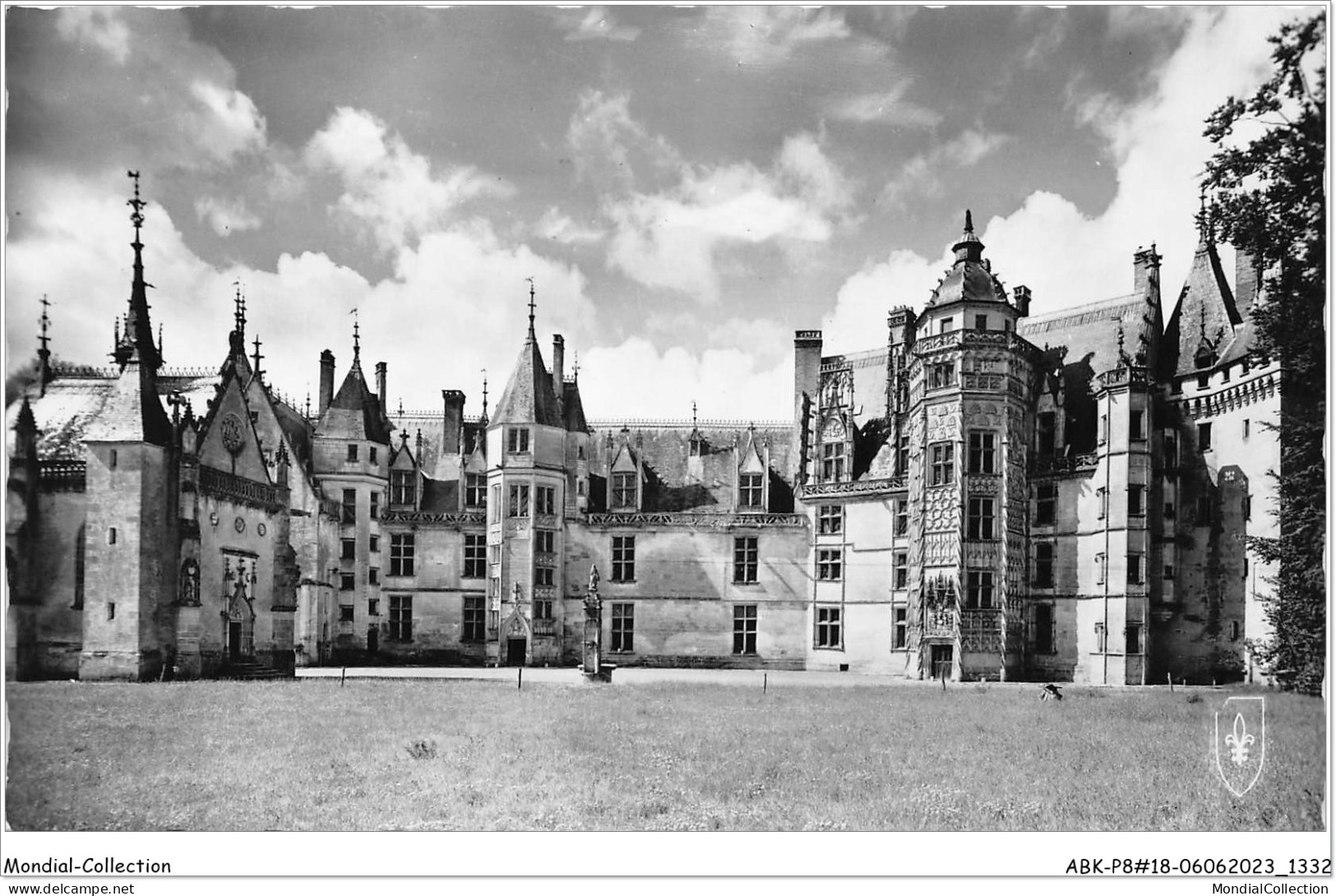 ABKP8-18-0667 - Chateau DE MEILLANT - La Cour D'Honneur - Meillant