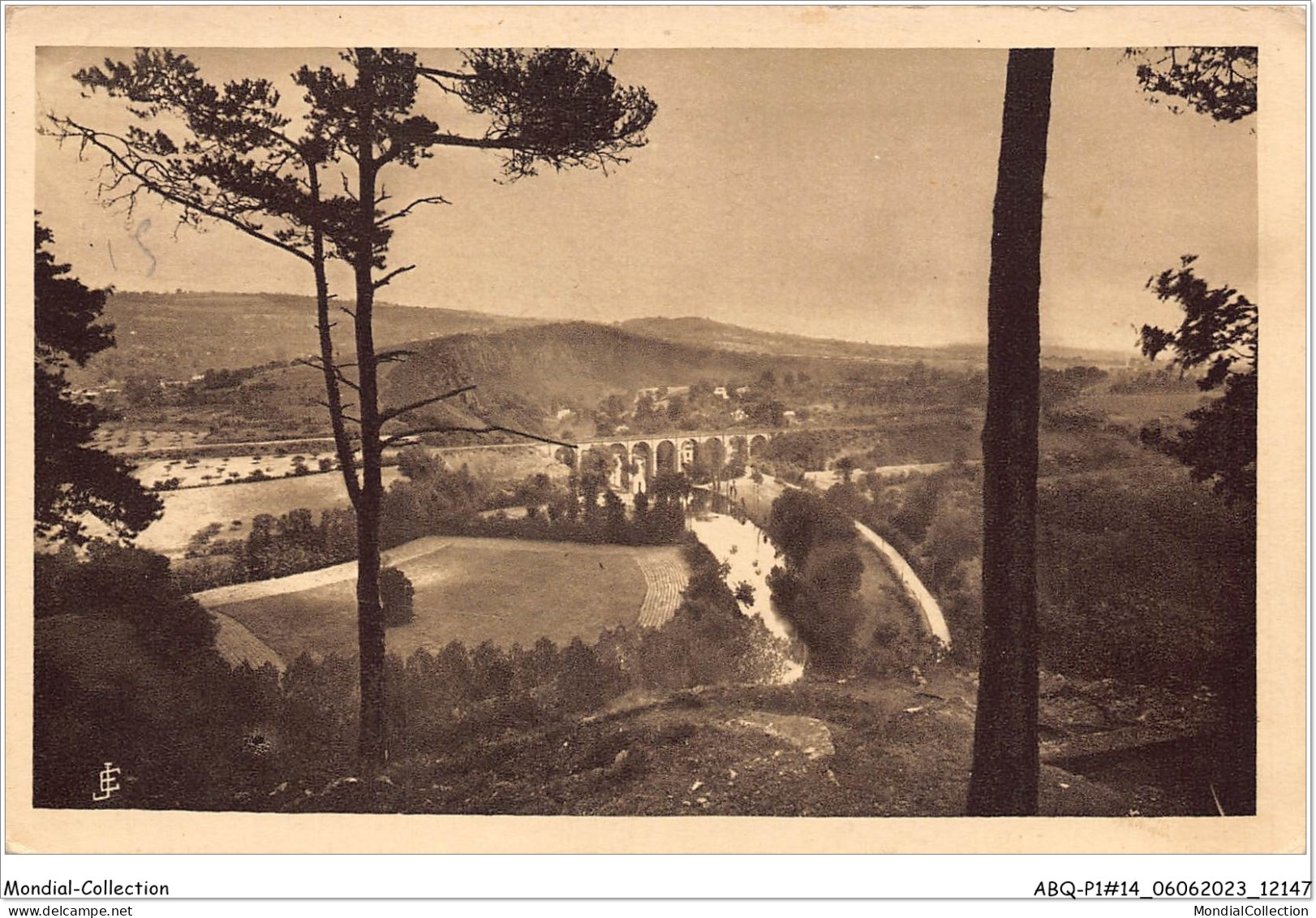 ABQP1-14-0075 - CLECY - Le Viaduc Et Les Rochers Des Parcs - Clécy