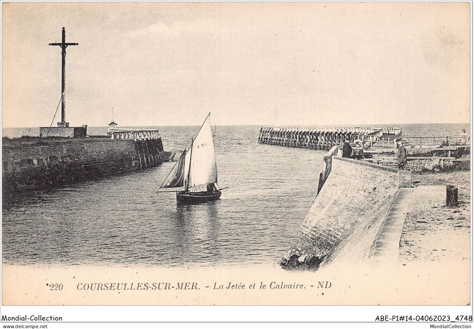 ABEP1-14-0093 - COURSEULLES-SUR-MER - La Jetée Et Le Calvaire - Courseulles-sur-Mer