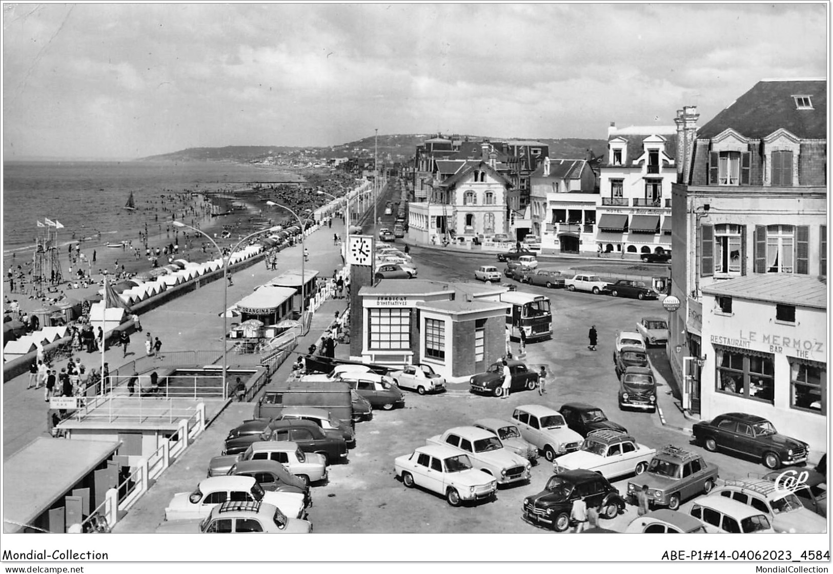 ABEP1-14-0011 - VILLERS-SUR-MER - Place Mermoz Et La Plage - Villers Sur Mer