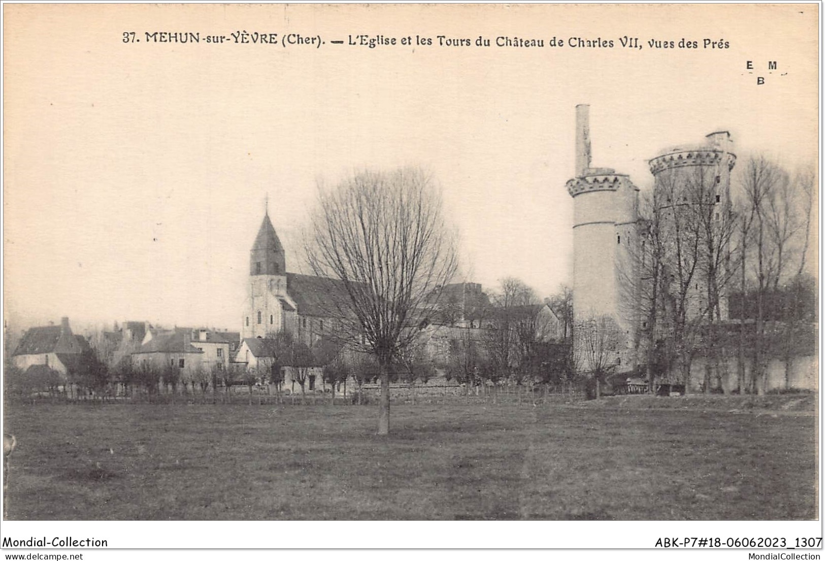 ABKP7-18-0655 - MEHUN-SUR-YEVRE - L'Eglise Et Les Tour Du Chateau De Charles Vii - Mehun-sur-Yèvre
