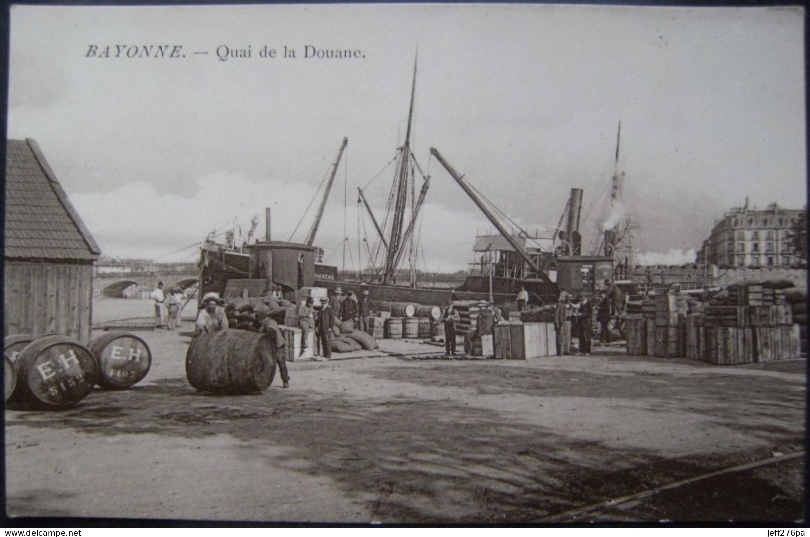 CPA 64 Bayonne - Le Port Et Quai De La Douane - Vue Du Déchargement Marchandises Avec Belle Animation    A Voir ! - Bayonne