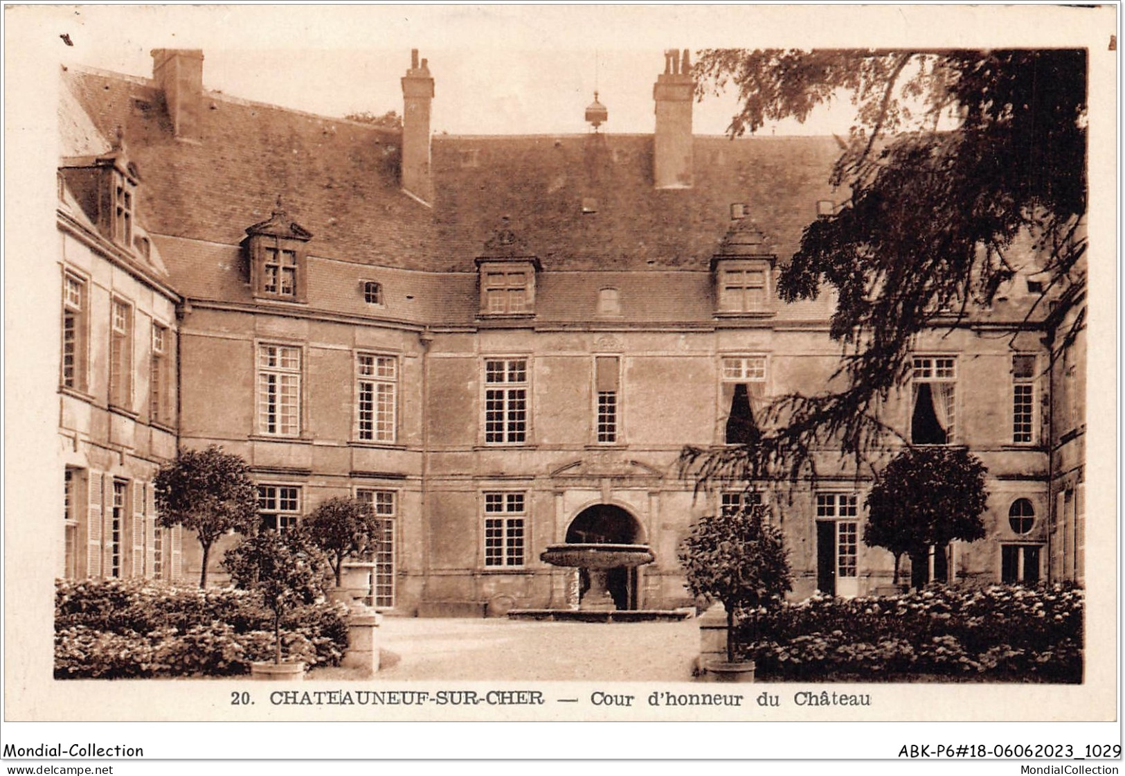 ABKP6-18-0516 - CHATEAUNEUF-SUR-MER - Cour D'Honneur Du Chateau - Chateauneuf Sur Cher