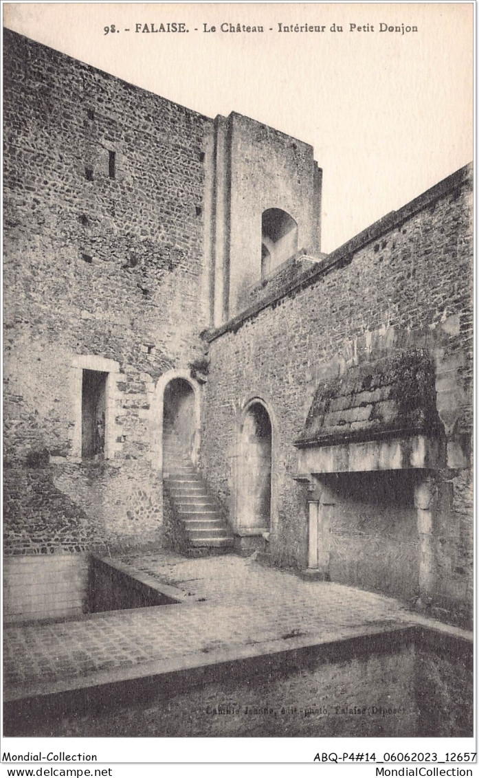 ABQP4-14-0331 - FALAISE - Le Chateau - Interieur Du Petit Donjon - Falaise