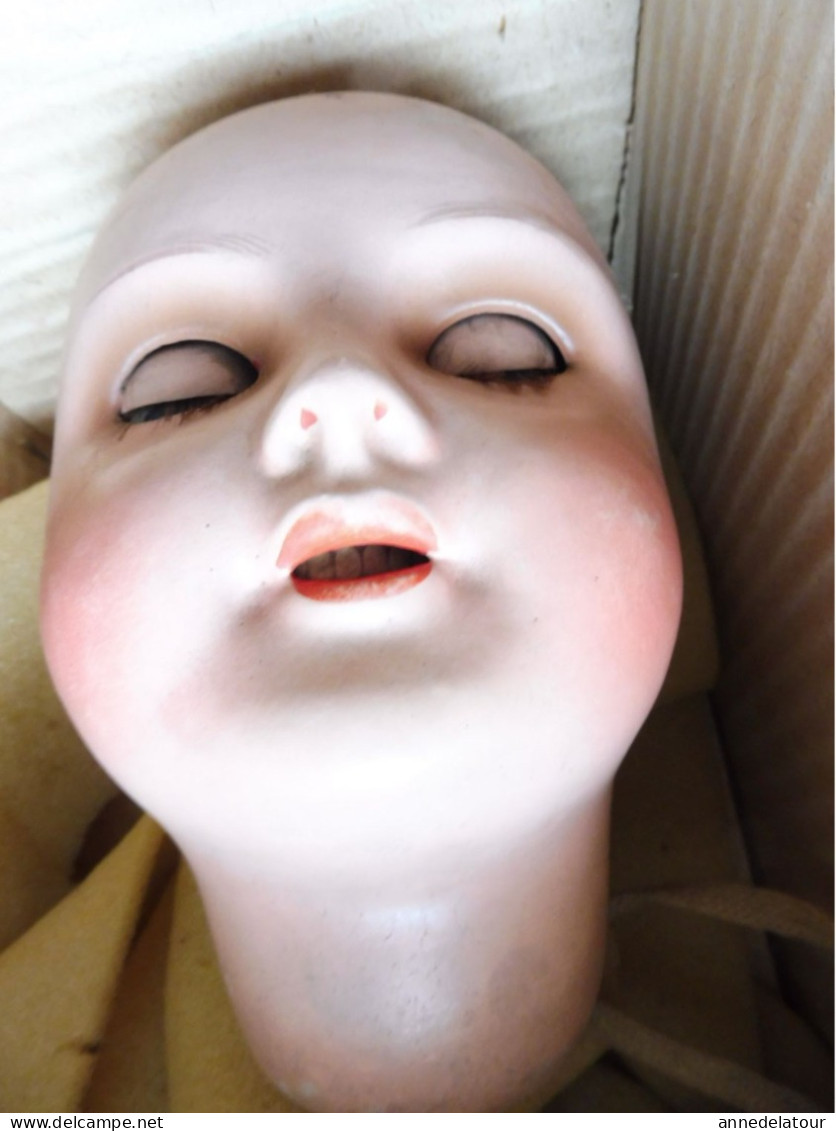 Tête de poupée ancienne bouche ouverte et dents  SFBJ  taille 11 ( matériau en carton moulé )