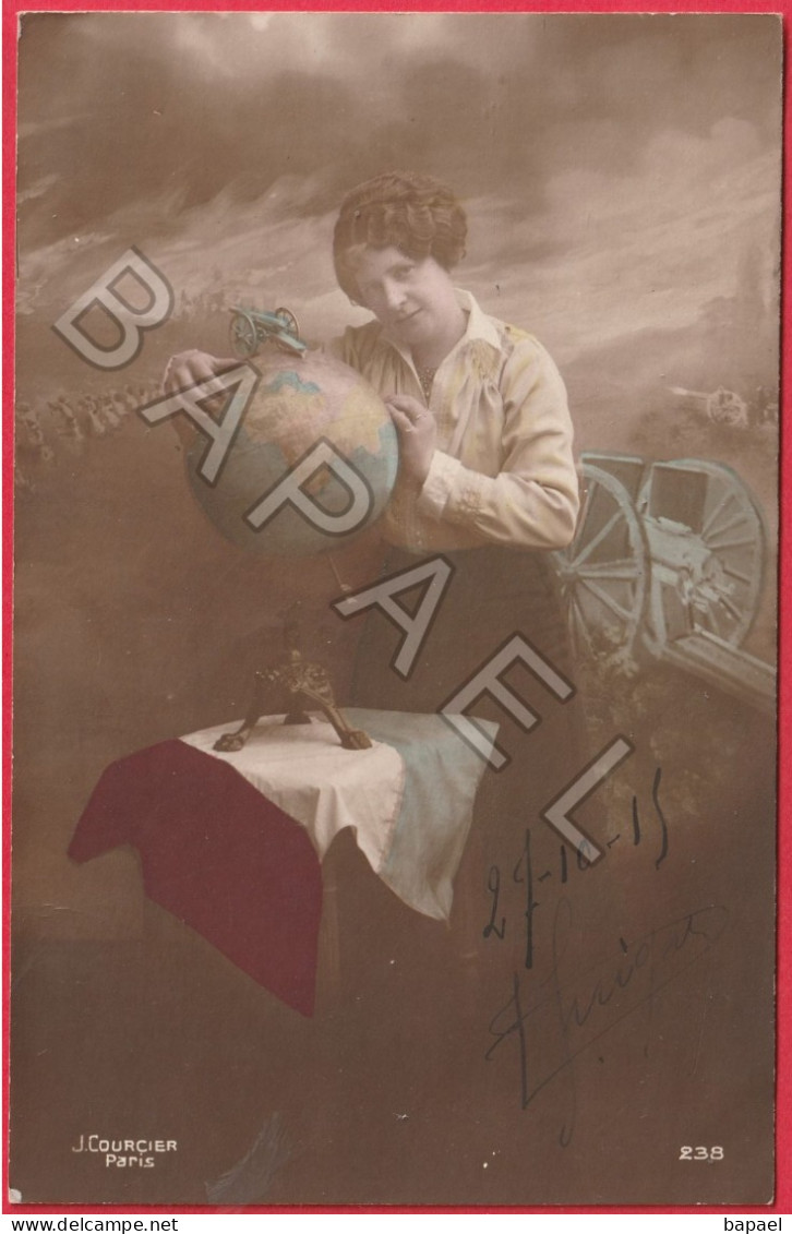 Femme Avec Un Globe Terrestre (Circulé En 1915) (1) - Patriottisch