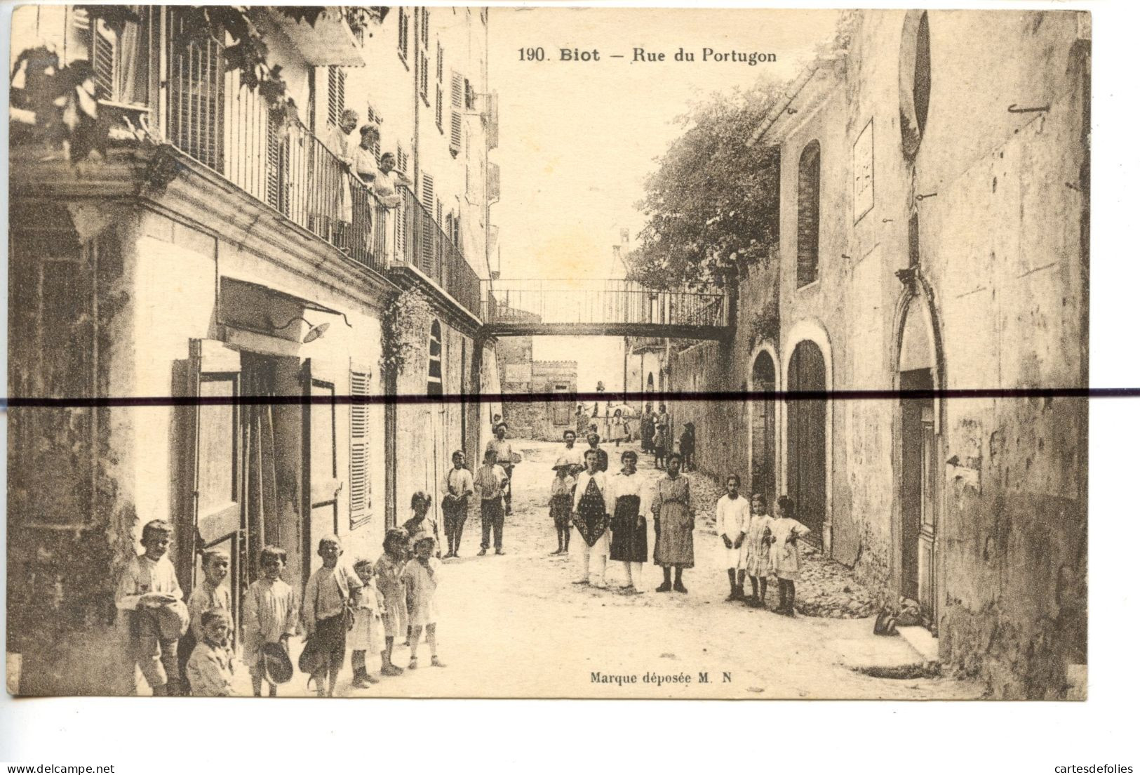 CPA . D06. BIOT . RUE DU PORTUGON . - Biot