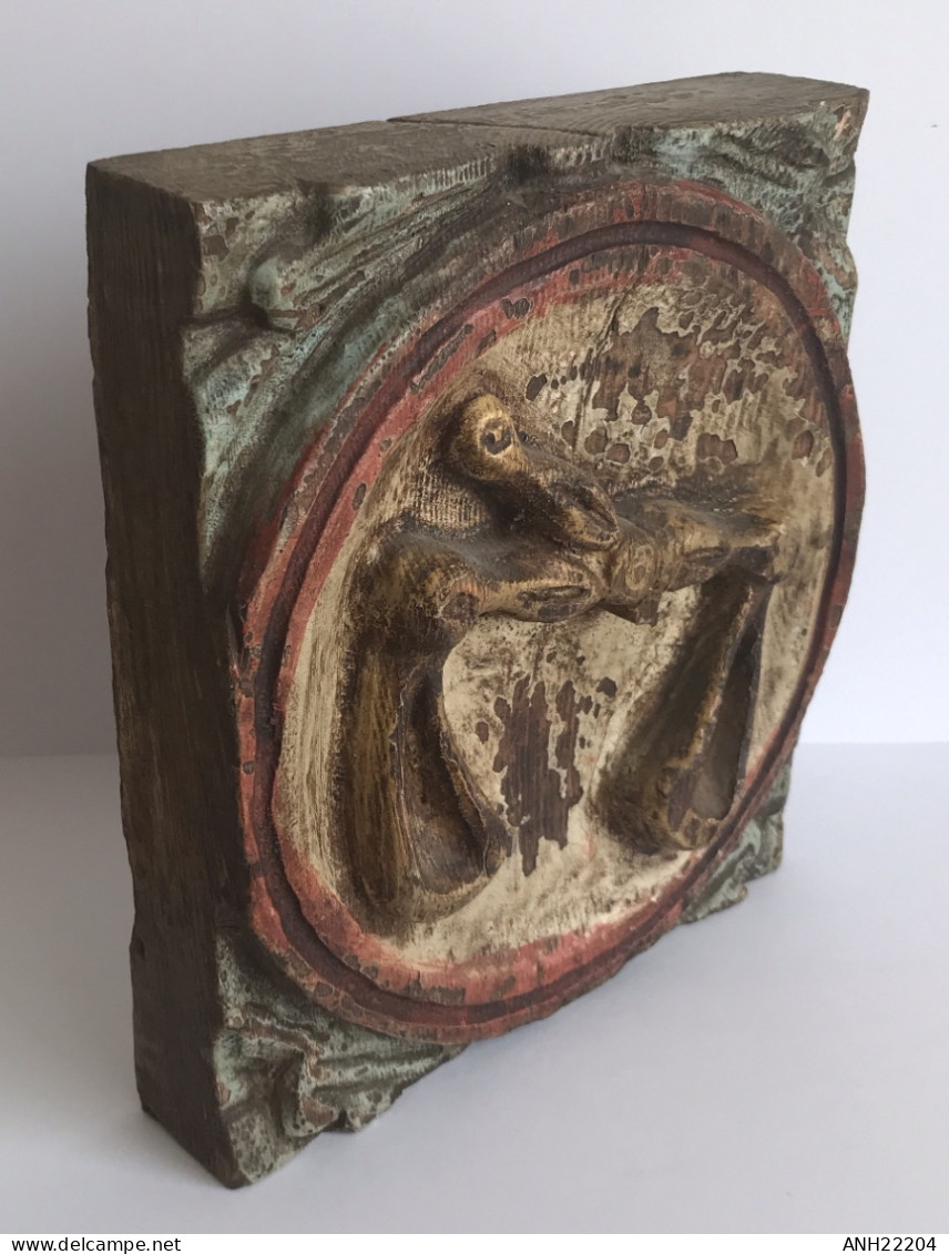 Panneau En Bois Sculpté Polychrome Présentant Une Balance, Symbole De L'équité (Archange Caliel), Renaissance, 1750-1800 - Otros & Sin Clasificación