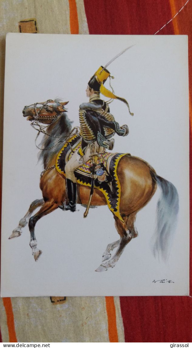 CPM MILITAIRE GRADE A CHEVAL CAVALERIE EPOQUE 1837 OFFICIER EN PARADE SUEDE  HUSSARD REGIMENT - Regiments