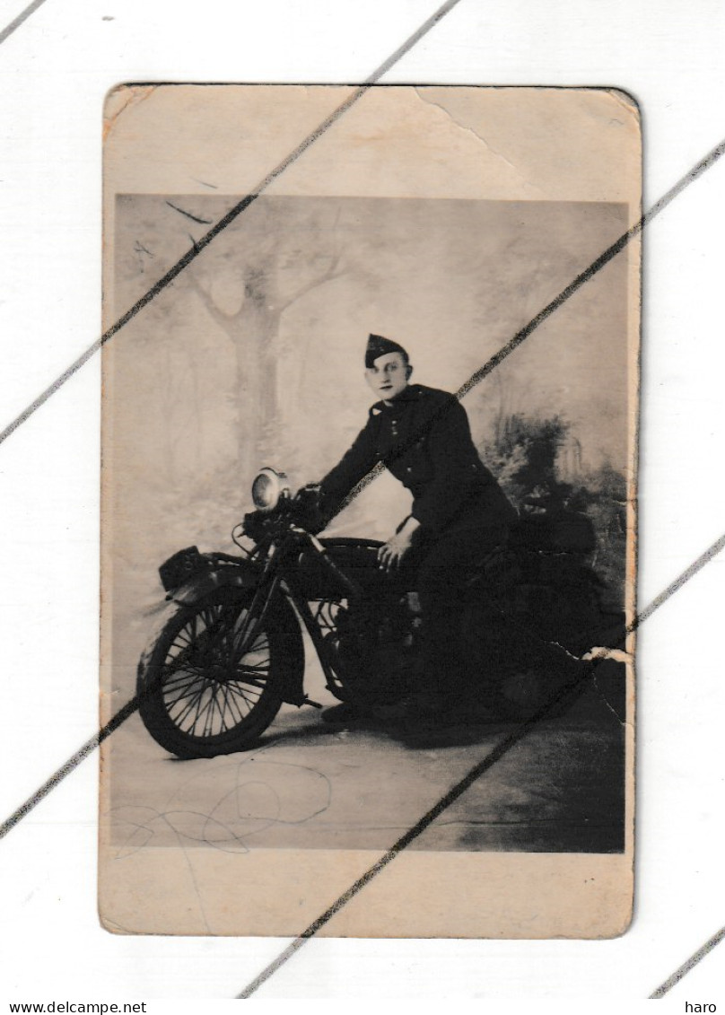 Photo Carte Studio D'un Militaire Sur Une Moto " INDIAN " - Armée Belge  ( B373) - Material