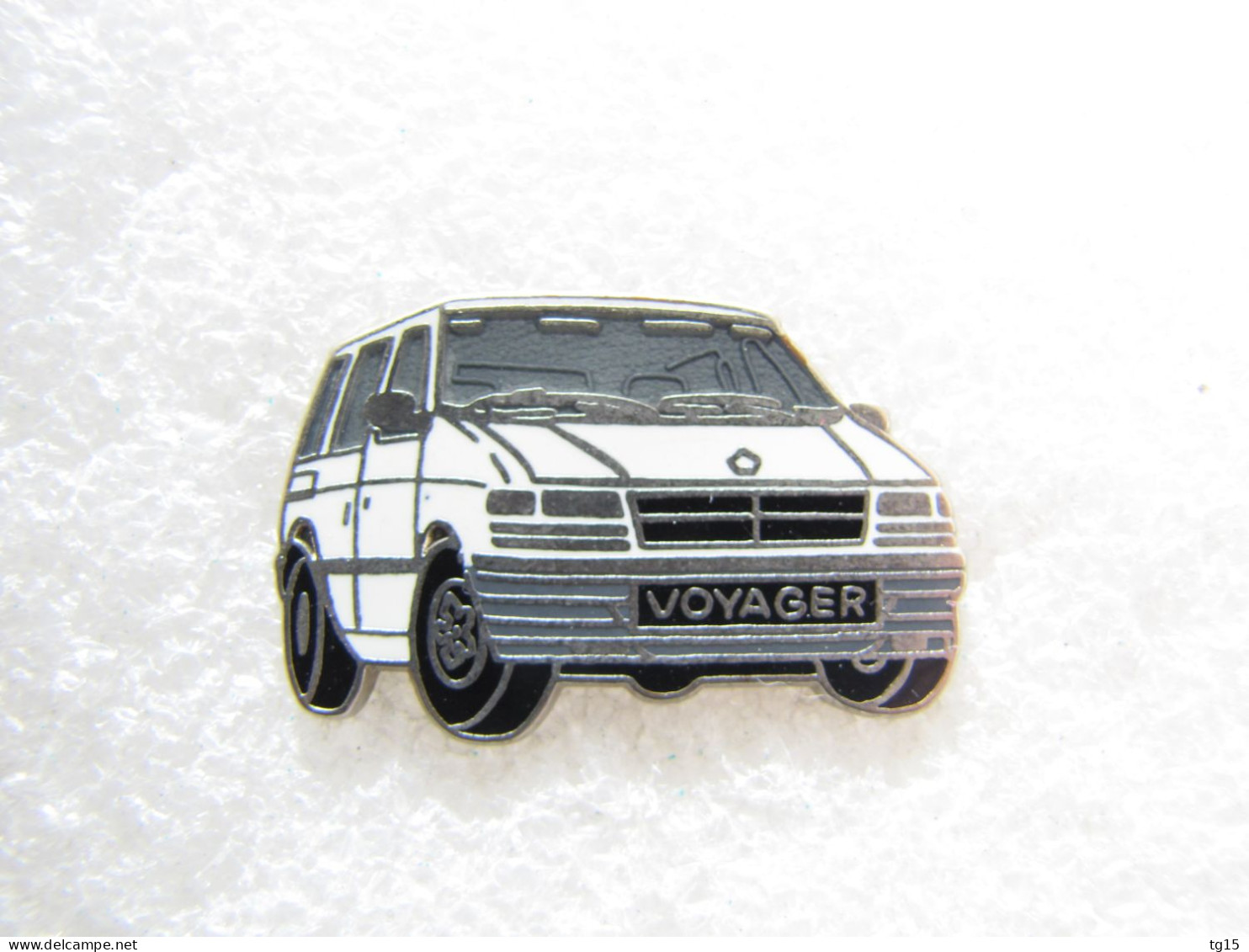 PIN'S   CHRYSLER VOYAGER   Zamak  BALLARD  BLANC - Altri & Non Classificati