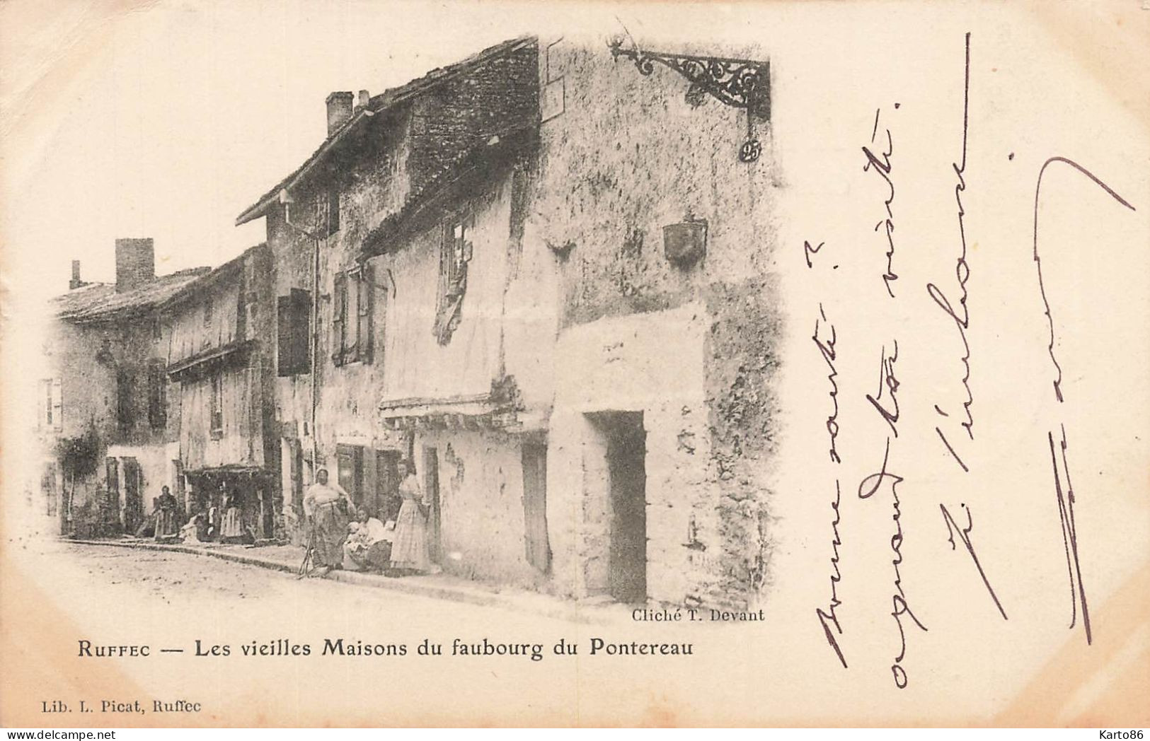 Ruffec * 1901 * Rue , Faubourg Du Pontereau , Vieilles Maisons * Villageois - Ruffec