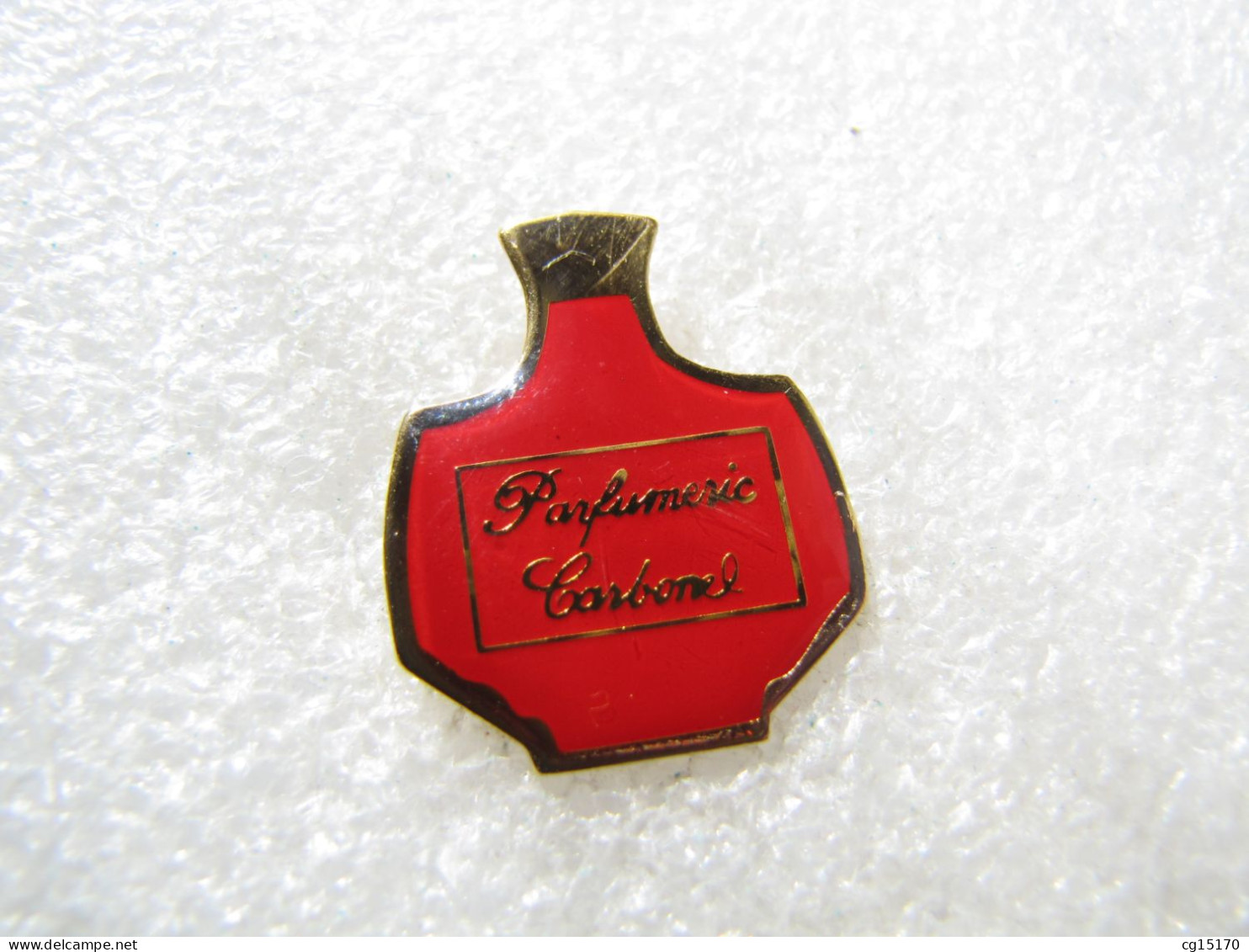 PIN'S      PARFUMERIE  CARBONEL - Perfumes