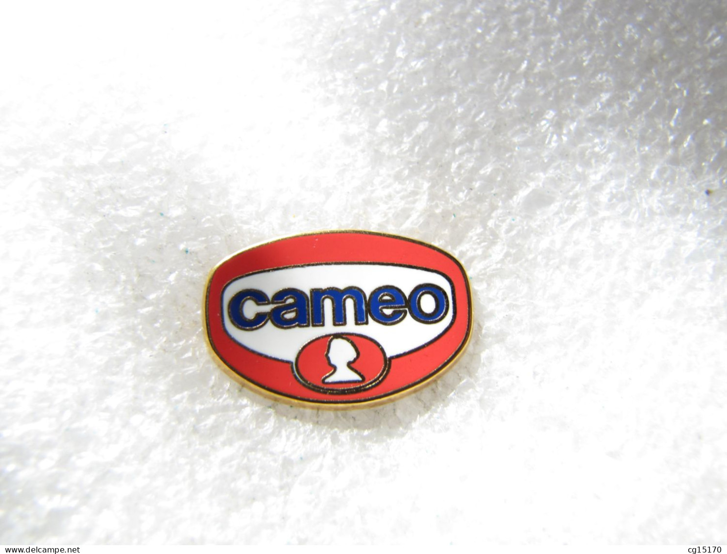 PIN'S      CAMEO   COSMETIQUE   Zamak  STARPIN'S - Perfumes