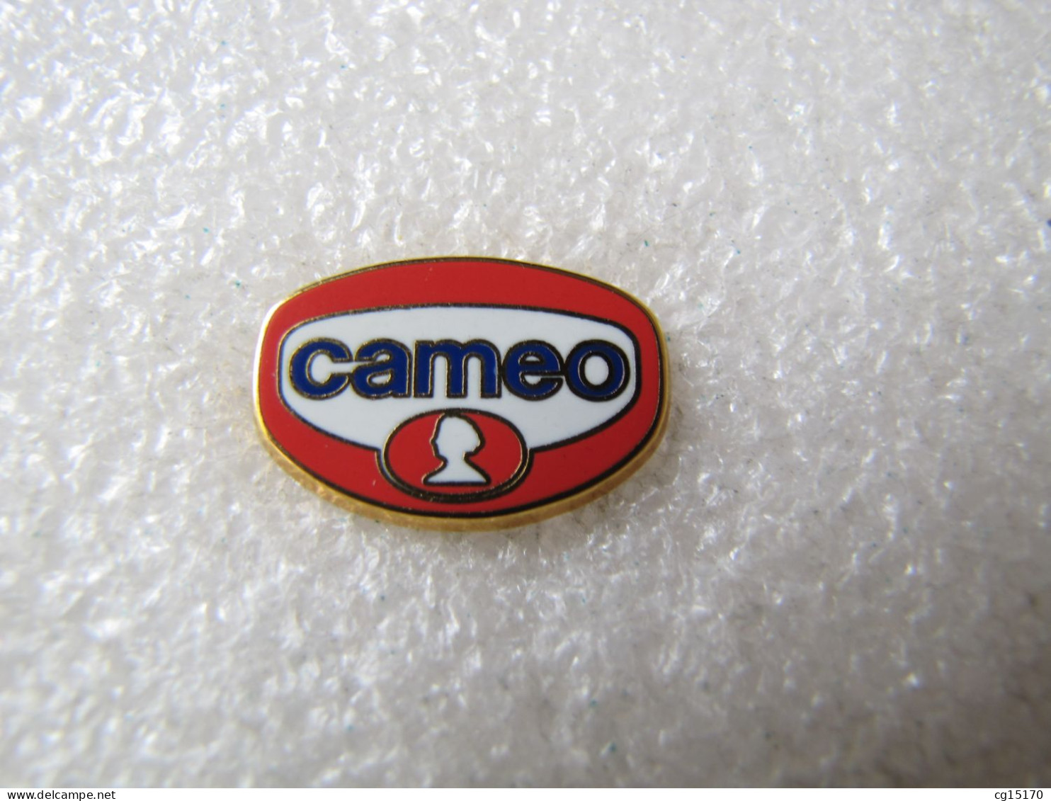 PIN'S      CAMEO   COSMETIQUE   Zamak  STARPIN'S - Parfum