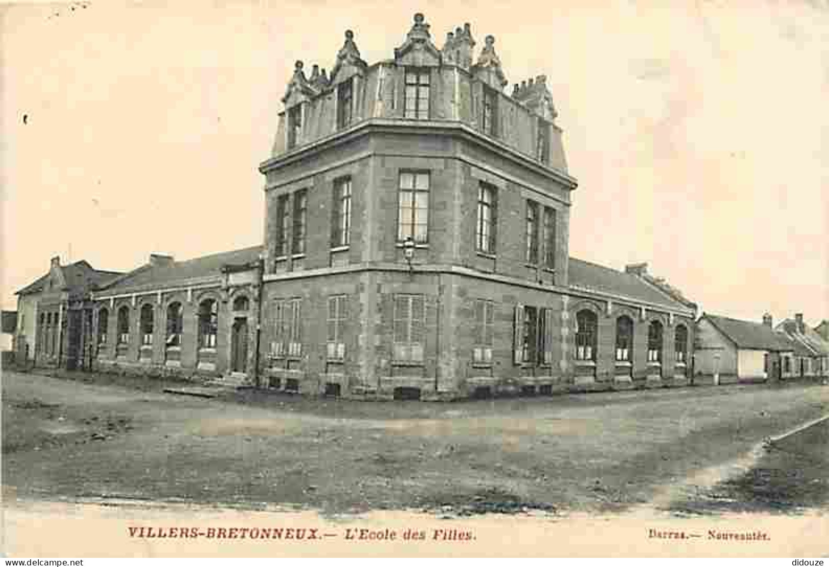 80 - Villers Bretonneux - L'Ecole Des Filles - Oblitération Ronde De 1914 - CPA - Voir Scans Recto-Verso - Villers Bretonneux