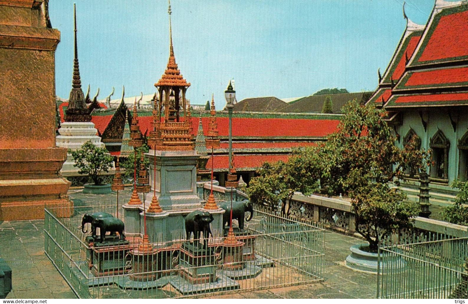 Bangkok - Inside The Emerald Buddha Temple - Thailand