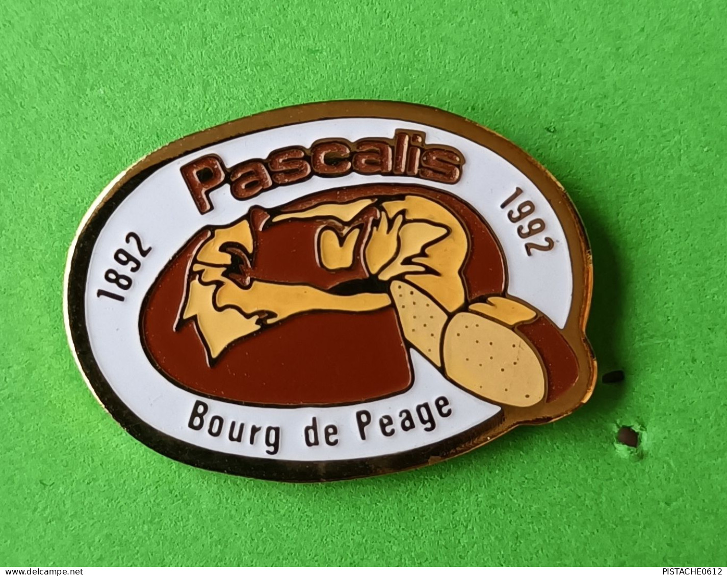 Pin's Pascalis Bourg De Peage 1892-1992 Boulangeries-pâtisseries - Alimentation