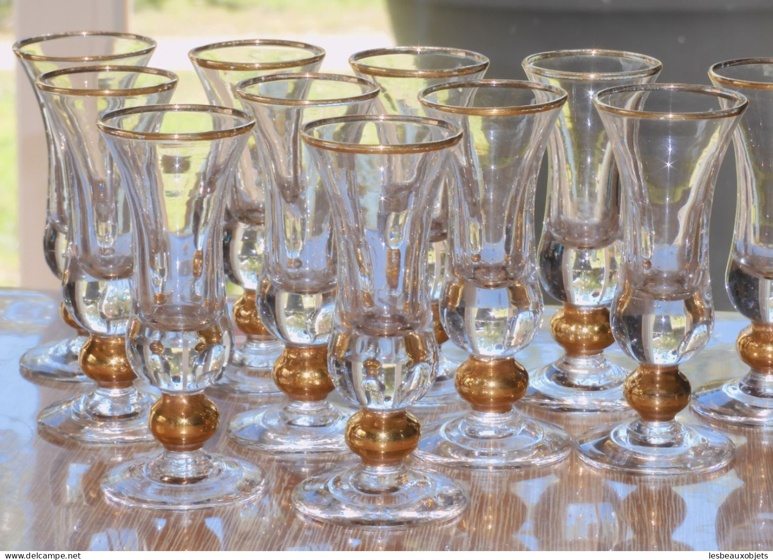 -11 ANCIENS VERRES à PIEDS FONDS TROMPEURS BORDS & BOULE PIEDS Dorés LIQUEUR      E - Glas & Kristall