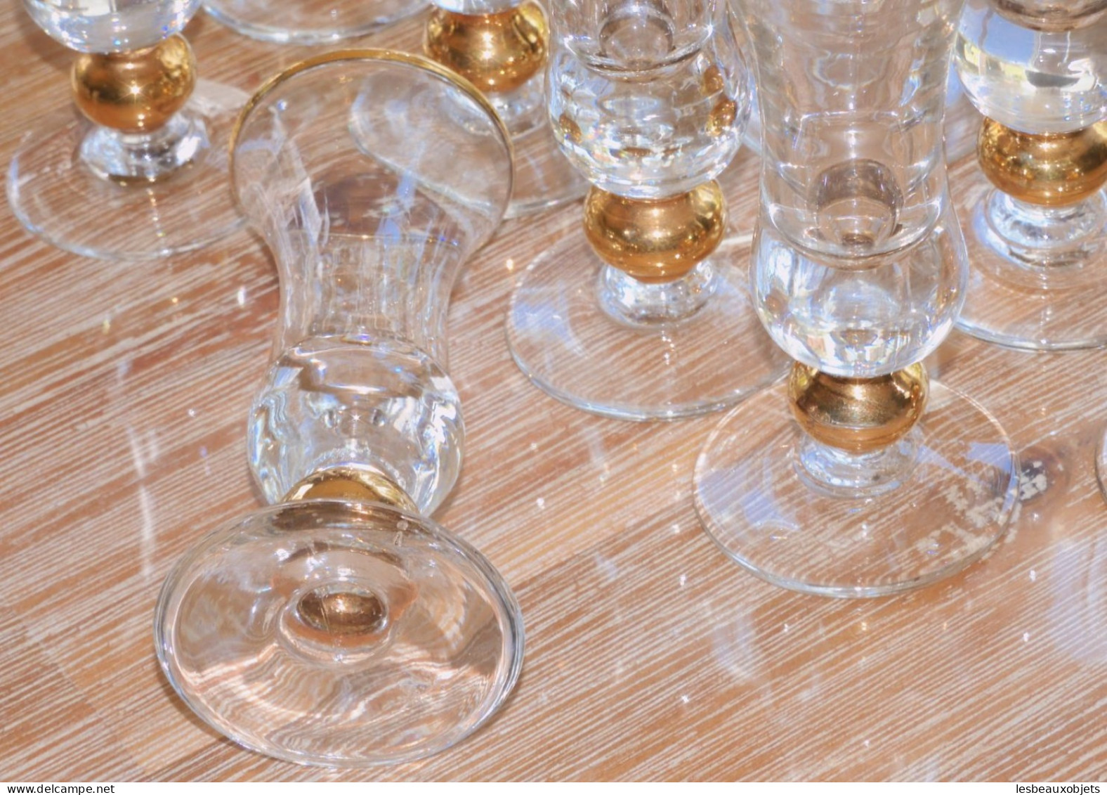 -11 ANCIENS VERRES à PIEDS FONDS TROMPEURS BORDS & BOULE PIEDS Dorés LIQUEUR      E