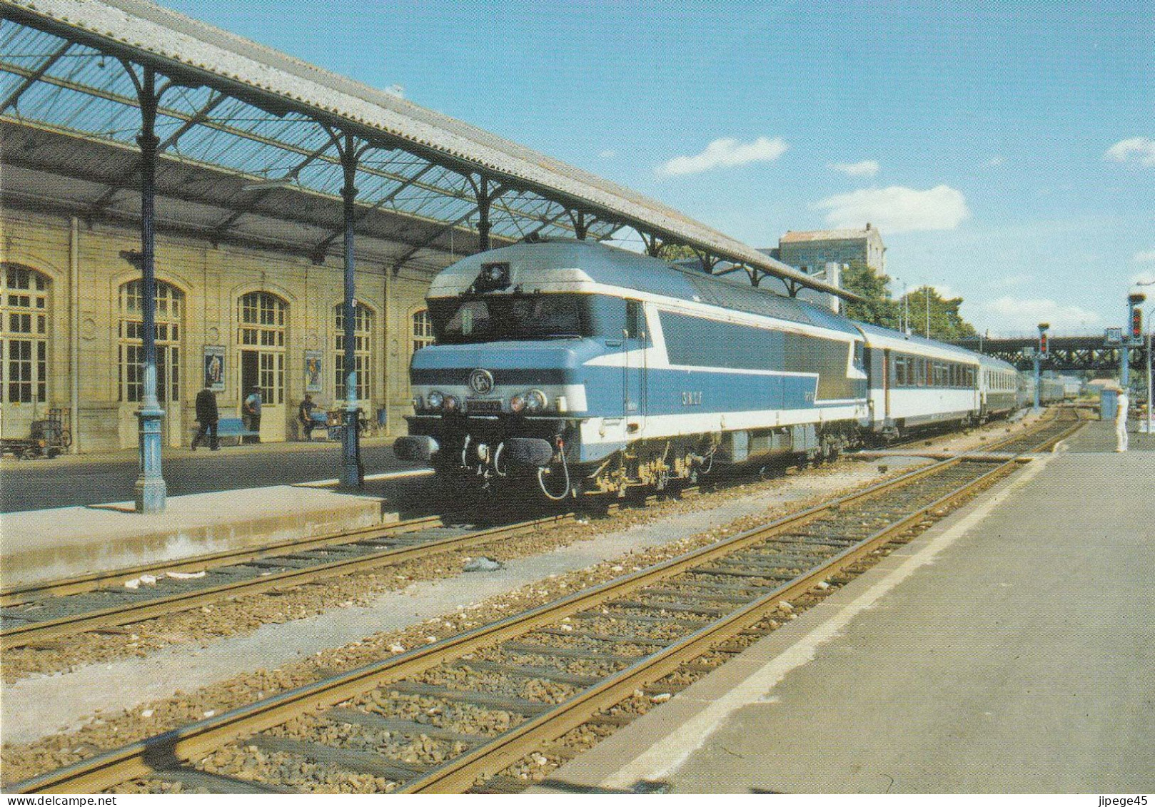 CPM - Train Corail Tractée Par La CC 72018 En Gare De Niort (79) - Bahnhöfe Mit Zügen