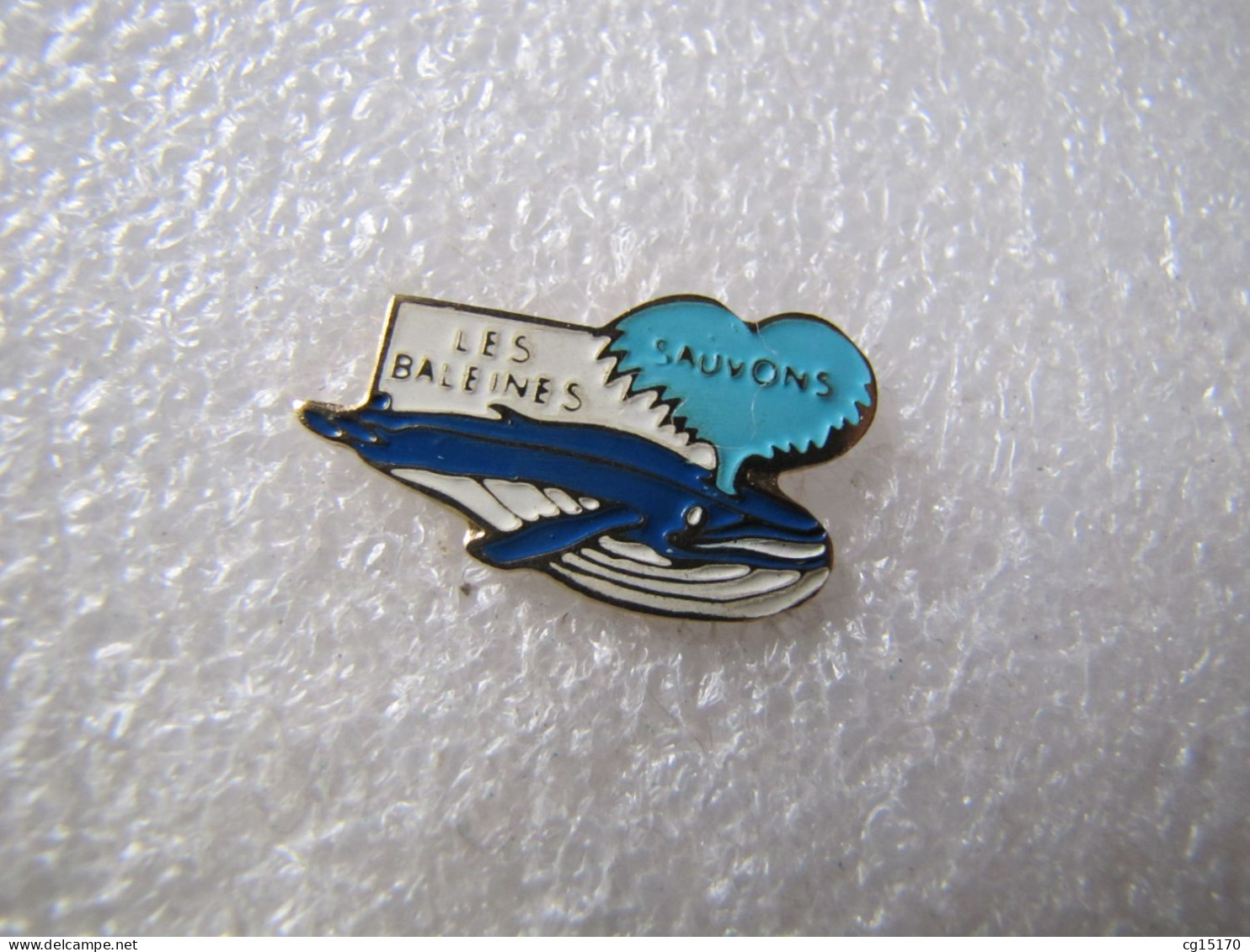 PIN'S    SAUVONS LES  BALEINES - Animaux