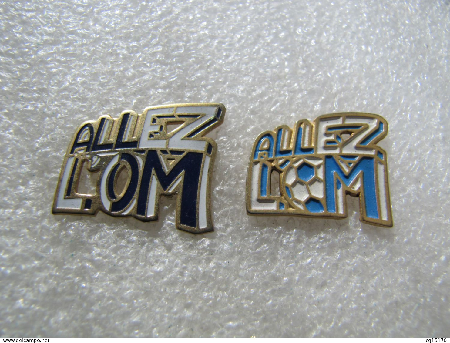 PIN'S   LOT  2   FOOTBALL  OLYMPIQUE DE MARSEILLE  ALLEZ L OM - Fussball