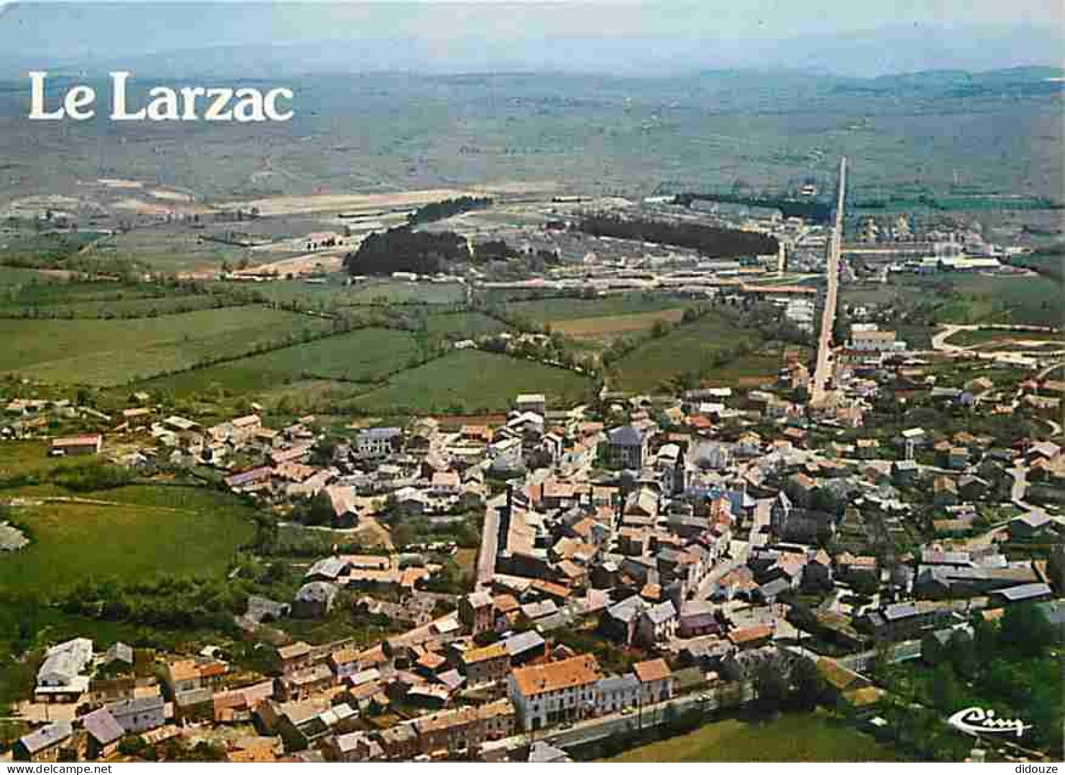 12 - La Cavalerie - Le Larzac - Vue Générale Aérienne Du Village Avec Le Camp - Carte Neuve - CPM - Voir Scans Recto-Ver - La Cavalerie