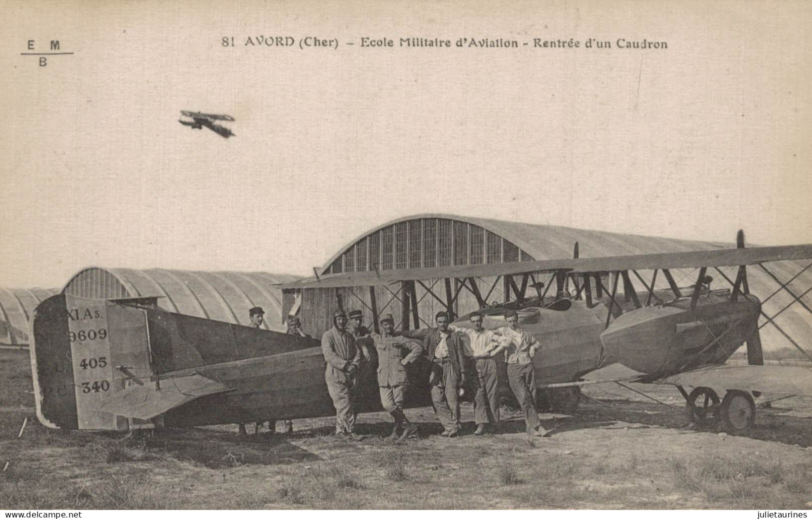 AVORD ECOLE MILITAIRE D AVIATION RENTREE D UN CAUDRON CPA BON ETAT - 1919-1938: Fra Le Due Guerre