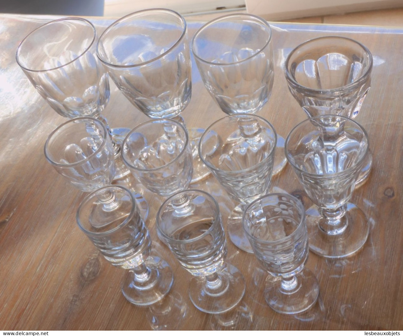 -LOT de 11 ANCIENS VERRES DIFFERENTES FORMES 7 MODELES différents Collection      E