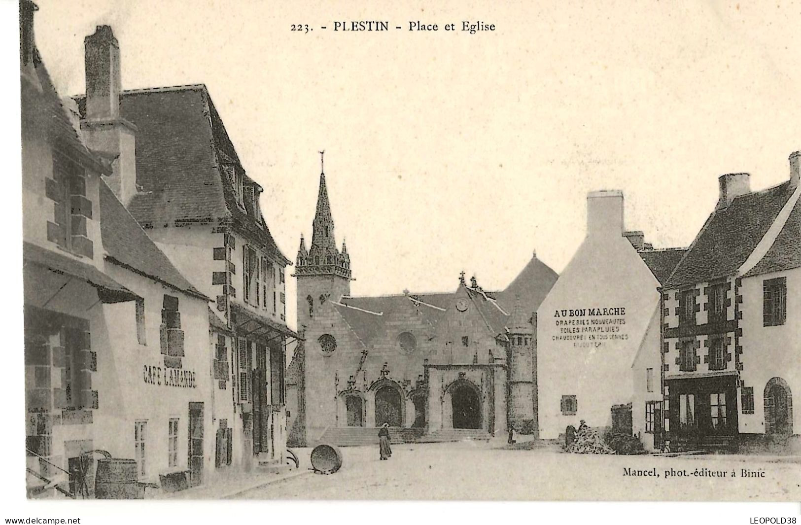 PLESTIN Place Et Eglise - Plestin-les-Greves