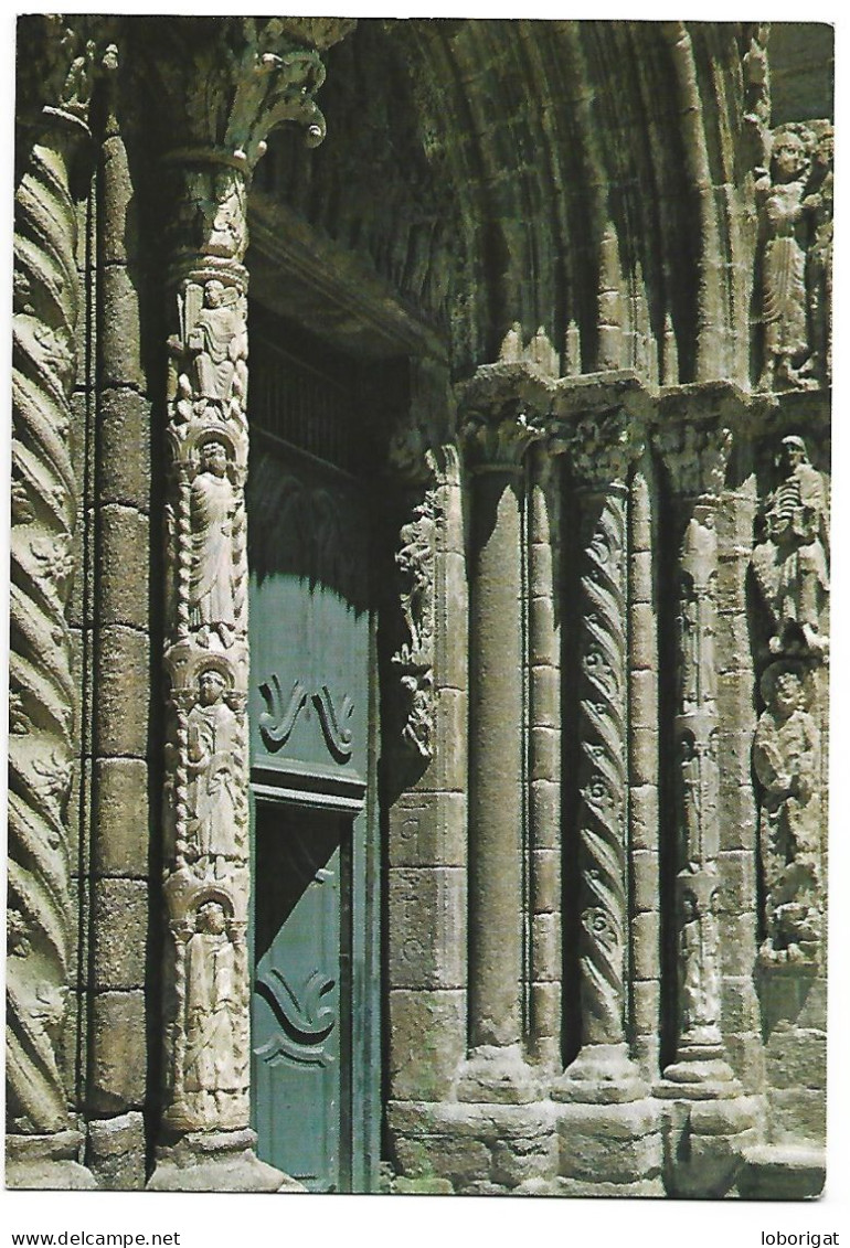 PUERTA DE LA DERECHA DE LA FACHADA DE LAS PLATERIAS - CATEDRAL - SANTIAGO DE COMPOSTELA - GALICIA - ( ESPAÑA). - Iglesias Y Catedrales