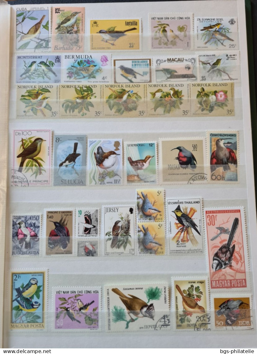 Collection de timbres sur le thème des Oiseaux.