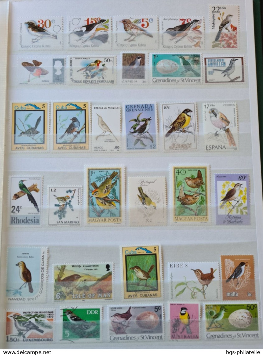 Collection de timbres sur le thème des Oiseaux.