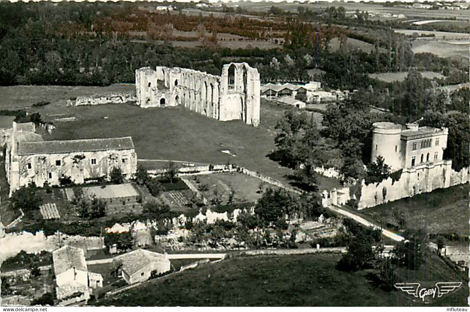 85* MAILLEZAIS  Abbaye   (cpsm Petit Format)         MA81.1427 - Maillezais