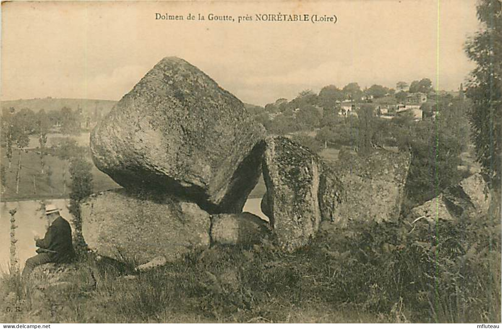 42* NOIRETABLE    Dolmen De La Goutte         MA85-1069 - Noiretable