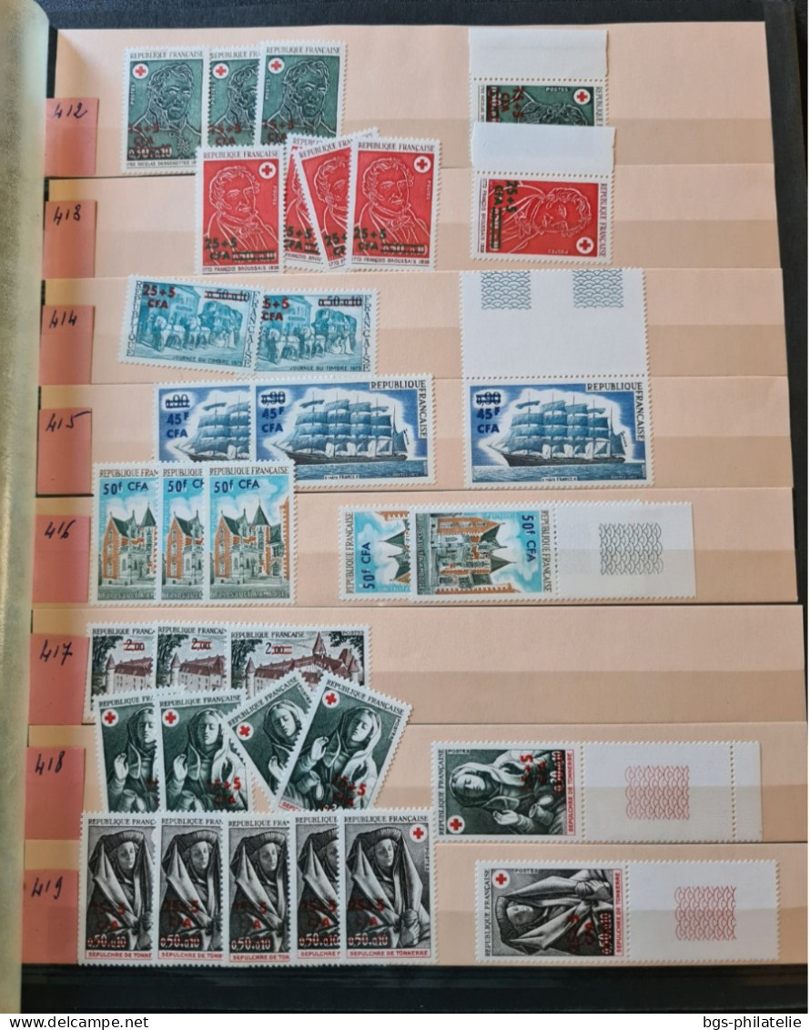 Stock de timbres de Réunion CFA , neufs **, neufs * et quelques oblitérés.