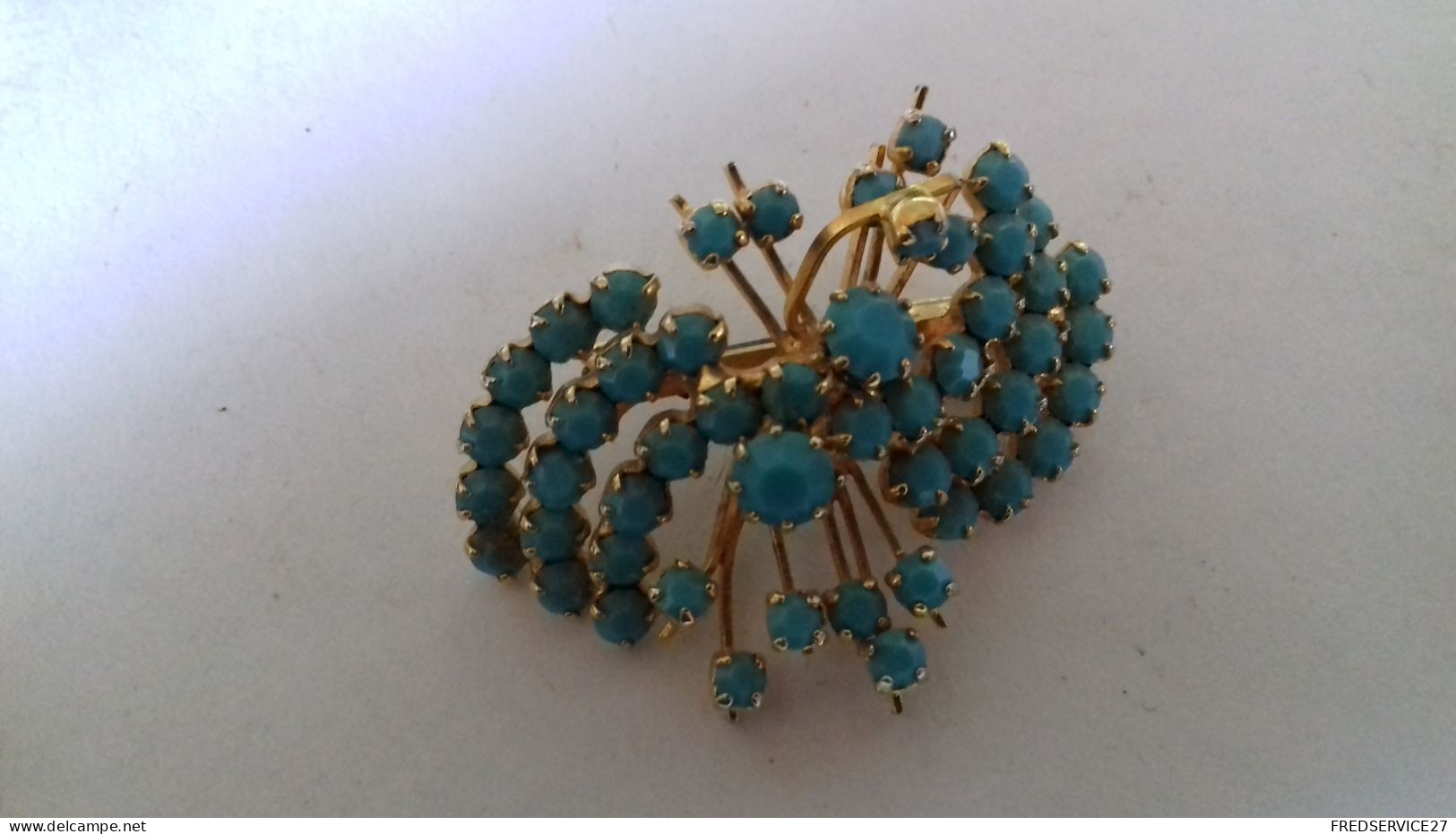 B17 /  BROCHE TURQUOISE ET METAL COULEUR OR - Brochen