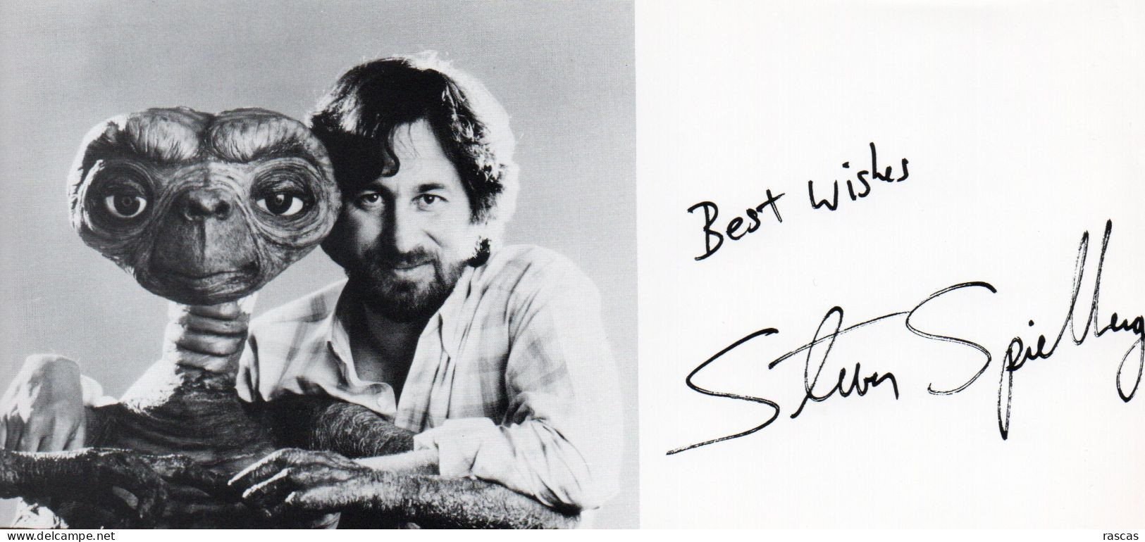 PHOTO GRAND FORMAT 1 - ENV 1 - CINEMA - PHOTO DEDICACEE DU REALISATEUR AMERICAIN STEVEN SPIELBERG AVEC E.T. - Signed Photographs