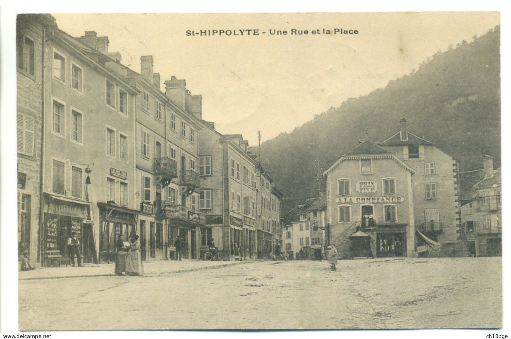 CPA 25 Doubs - St Saint Hippolyte - Une Rue Et La Place - Commerces, Magasins,  Animation - Saint Hippolyte